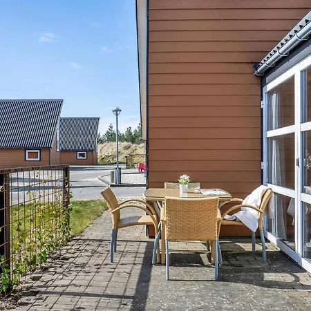 Gorgeous In With Kitchen Holiday home *
