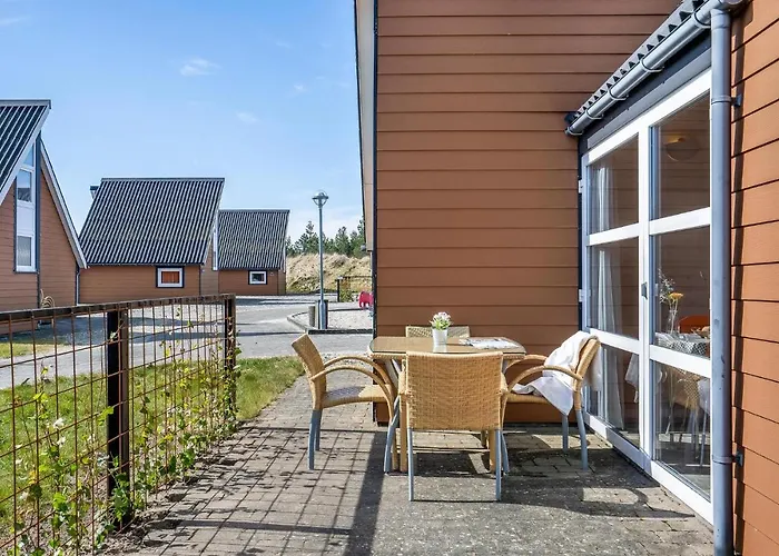 Gorgeous In With Kitchen Holiday home *